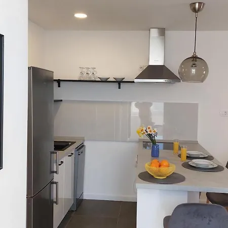 Aurora Apartment, Apartment *