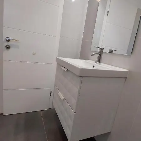 Apartamento Aurora Apartment, *