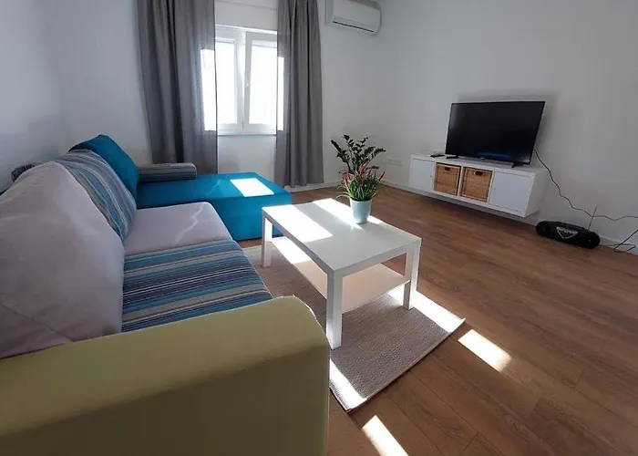 Aurora Apartment, Zára